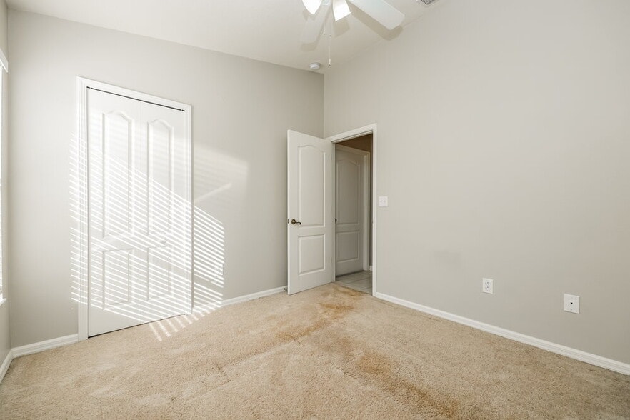 Building Photo - 12749 Evington Point Dr