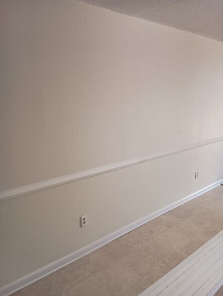Building Photo - 921 Odom Dr