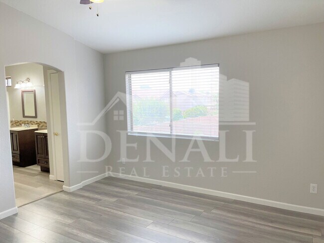 Building Photo - 8535 W Vogel Ave