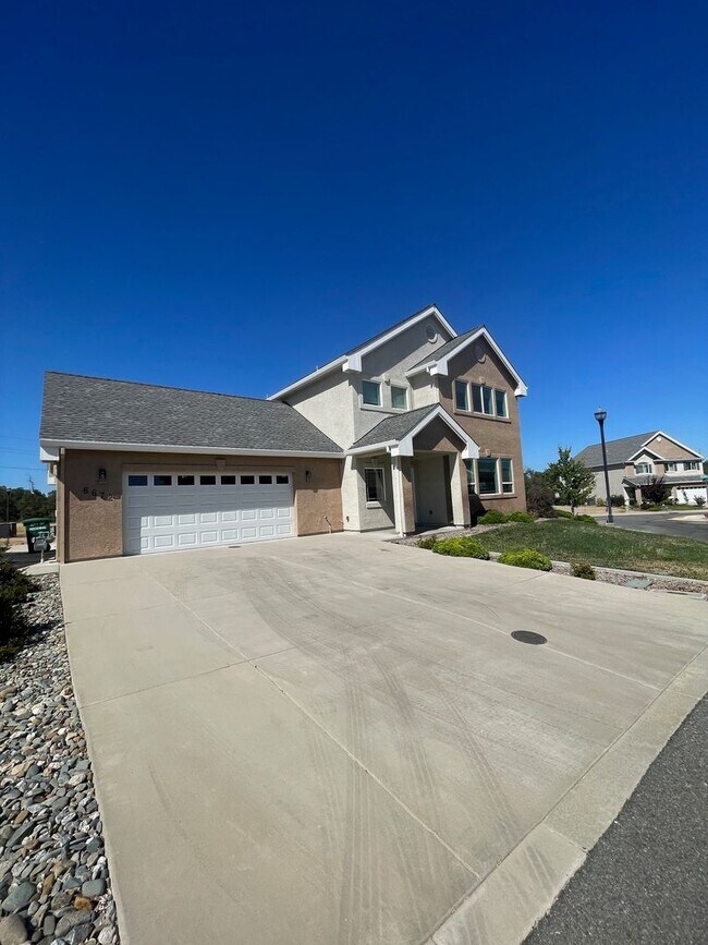 Building Photo - NEWER BUILT 3 BED/2 BATH HOME