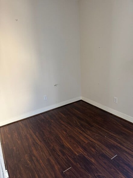 Building Photo - 807 Eagle St