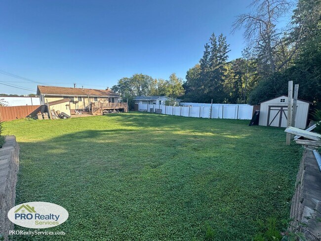 Building Photo - 3 Bedroom Home in Crystal