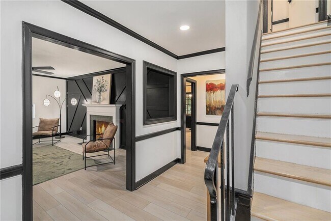 Building Photo - 788 Sherwood Rd N W