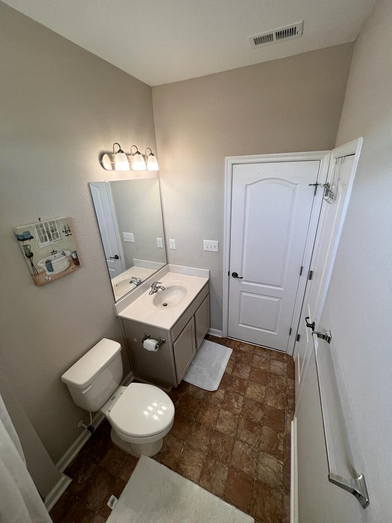 Building Photo - 601 Freeman Dr