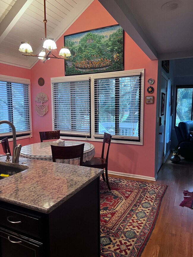 Building Photo - 1701 Longbend Dr