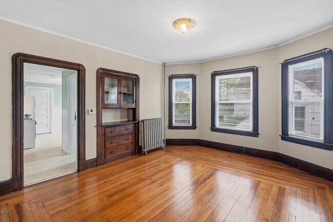 Building Photo - 43 Elmdale St