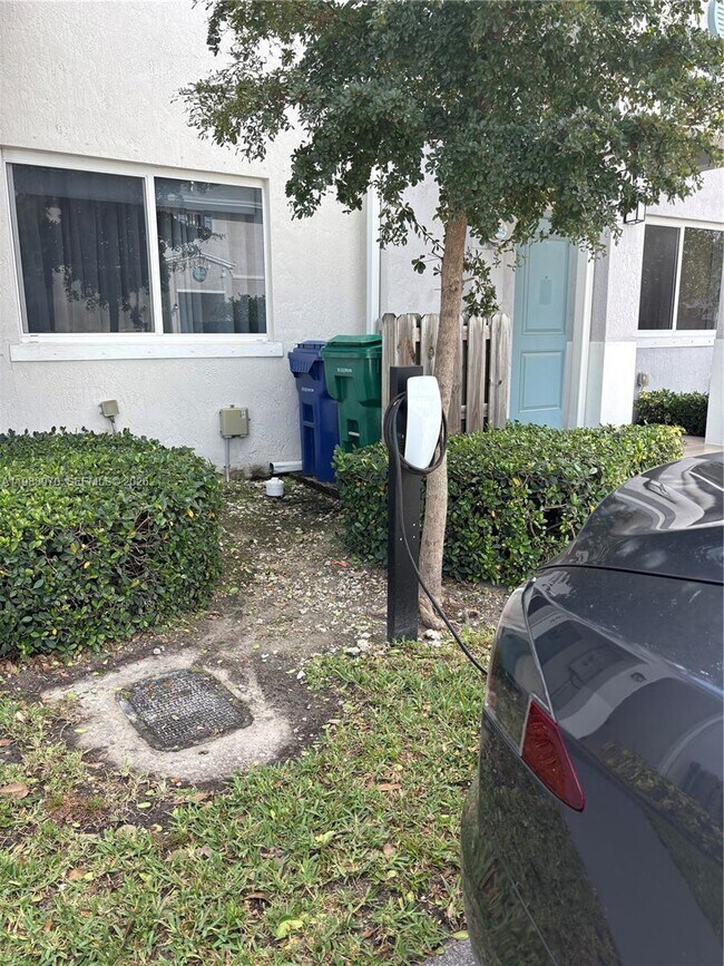 Building Photo - 355 NW 12th Ave