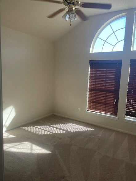 Building Photo - 4507 Mildred Ave