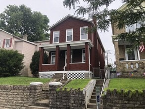 Building Photo - 215 Elm St
