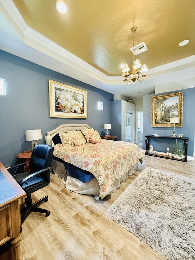 Building Photo - 16156 Parque Ln