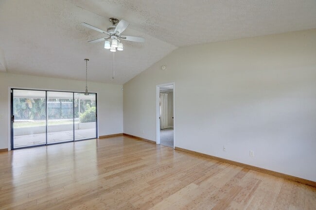 Building Photo - 1690 Seahouse St