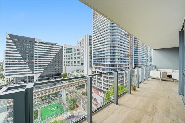 Building Photo - 88 SW 7th St