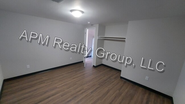 Building Photo - Newly renovated apartments! 50% off first month