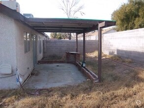 Building Photo - 2 bedroom townhouse Nellis/Charleston 1425/mo