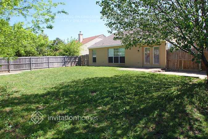 Building Photo - 501 Kalmia Dr