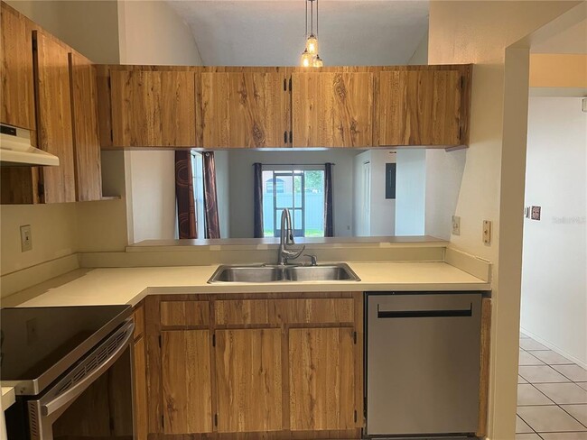 Building Photo - 3745 Mission Ct