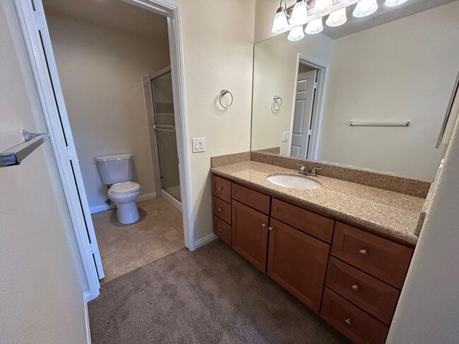 Building Photo - 2 BEDROOM / 2 FULL BATHROOMS LOCATES ON JO...
