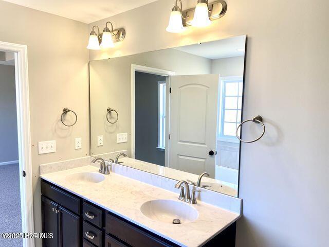 Building Photo - 716 Knoll Cir