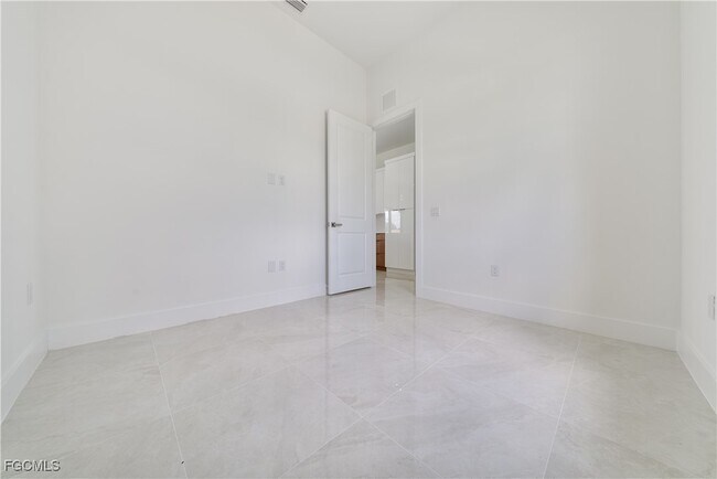 Building Photo - 3005 28th St SW