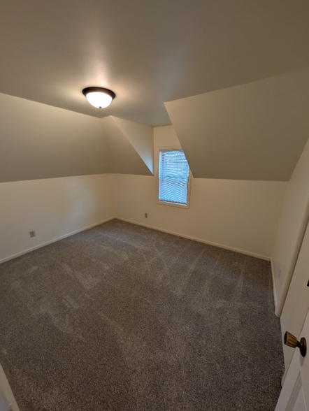 Building Photo - 306 Grove St