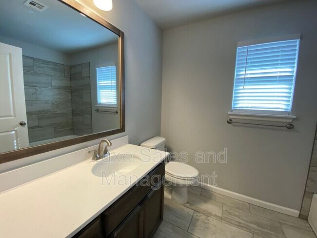 Building Photo - 8513 NW 77th Pl