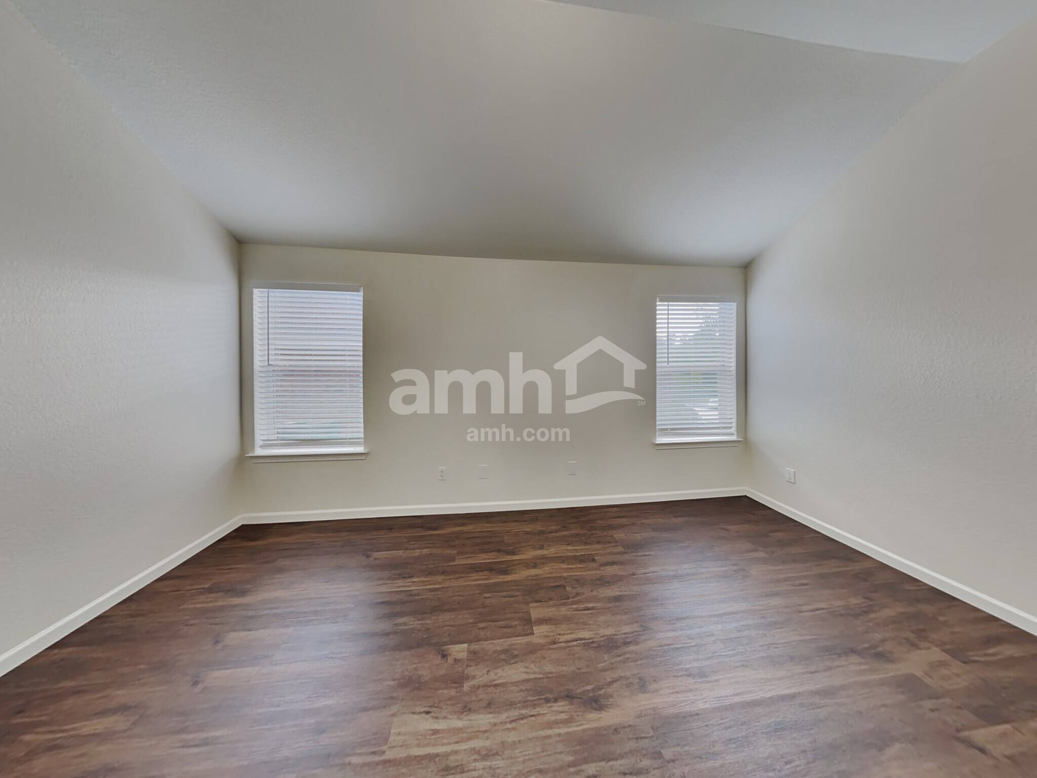 Building Photo - 2313 Highland Crossing Dr