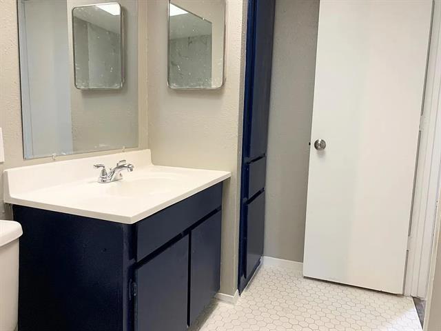 Building Photo - 1404 Yukon Dr