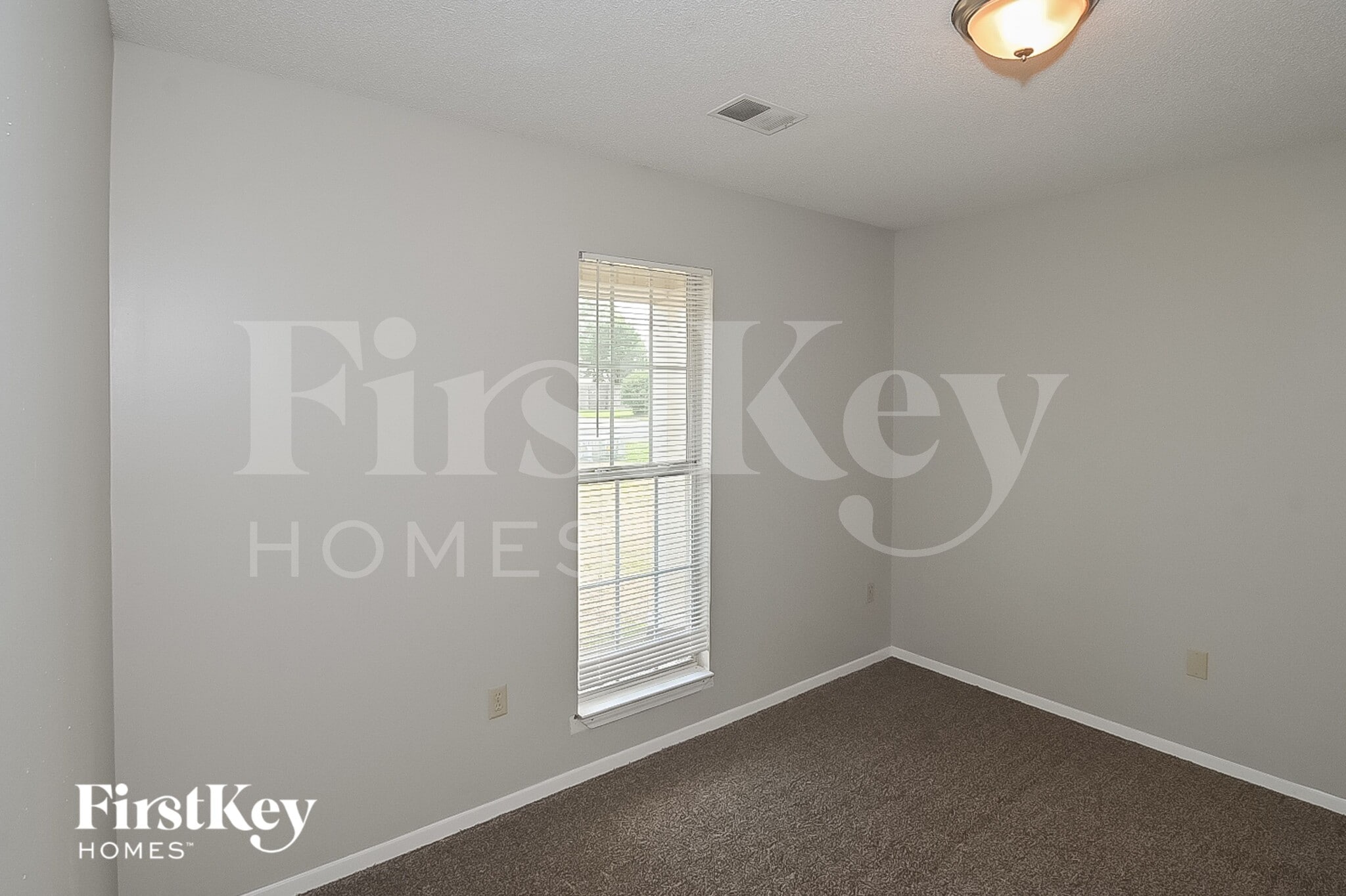 Building Photo - 3431 Golden Oaks Dr