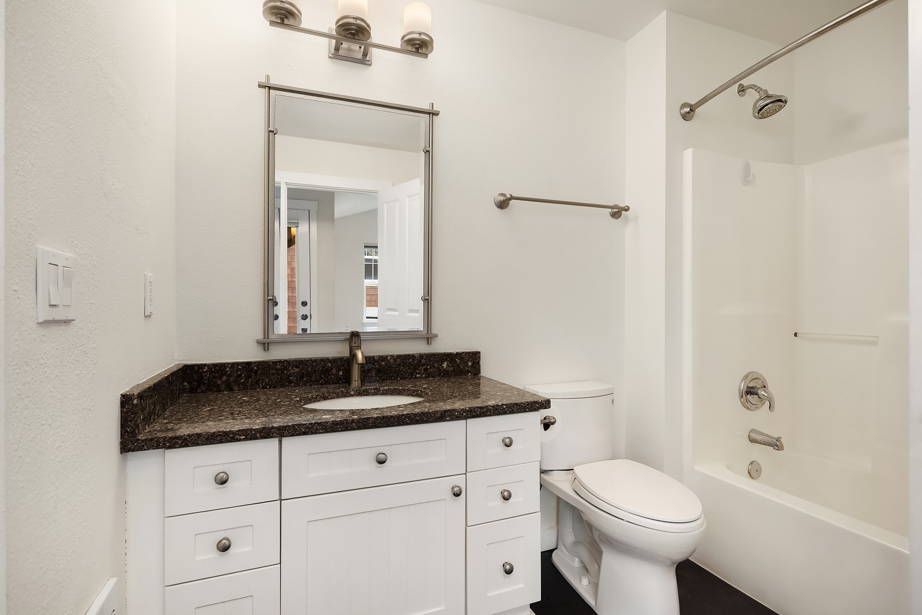 Building Photo - 5430 California Ave SW