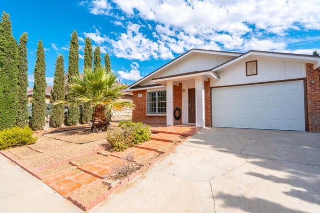 Building Photo - Adorable 4 bedroom, 2 bath in East El Paso!