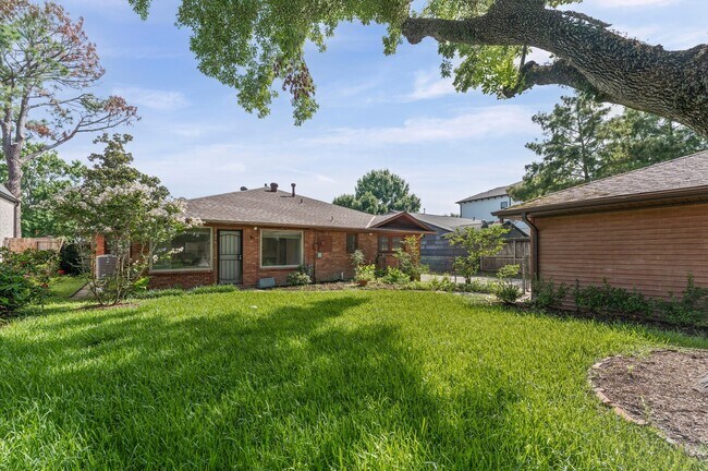 Building Photo - 4047 Merrick St