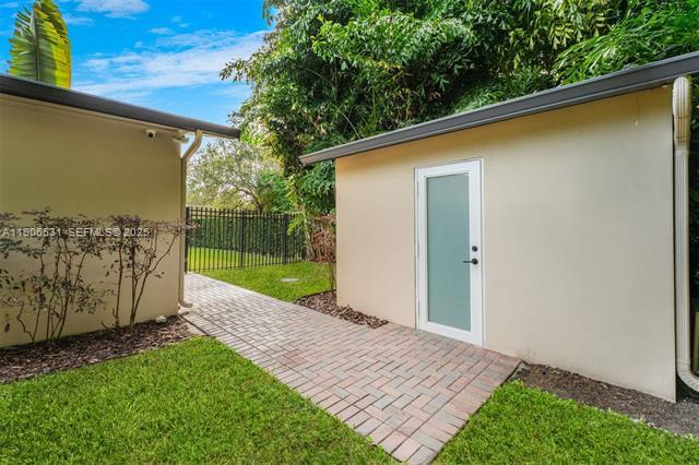 Building Photo - 6701 SW 49th Ter