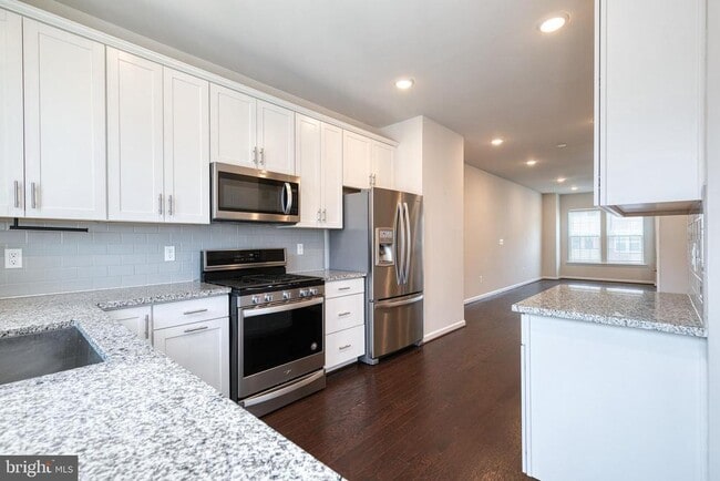 Building Photo - 2581 Debert Cir