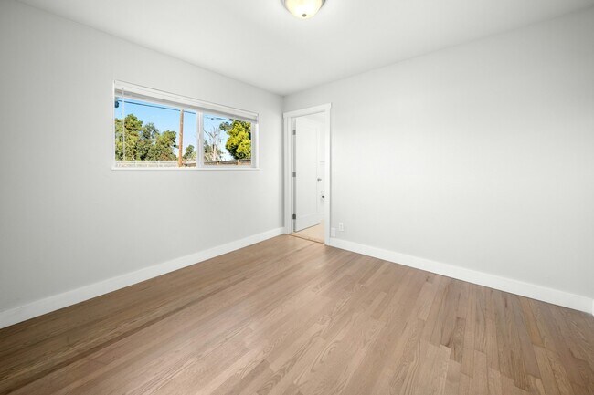 Building Photo - 602 Sunset Dr