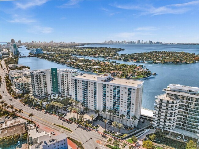 Building Photo - 6770 Indian Creek Dr