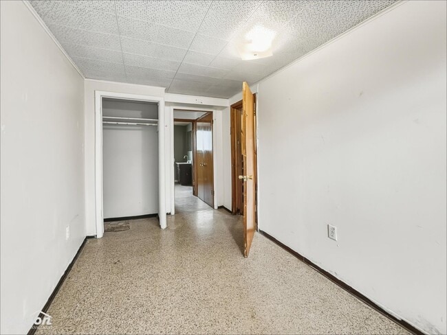Building Photo - 904 S 48th Ave