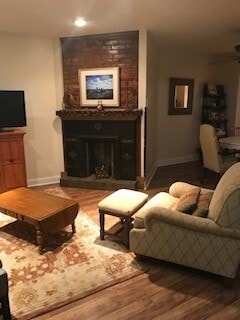 Building Photo - Beautiful Mt Washington 2 Bed Townhouse Available in June!