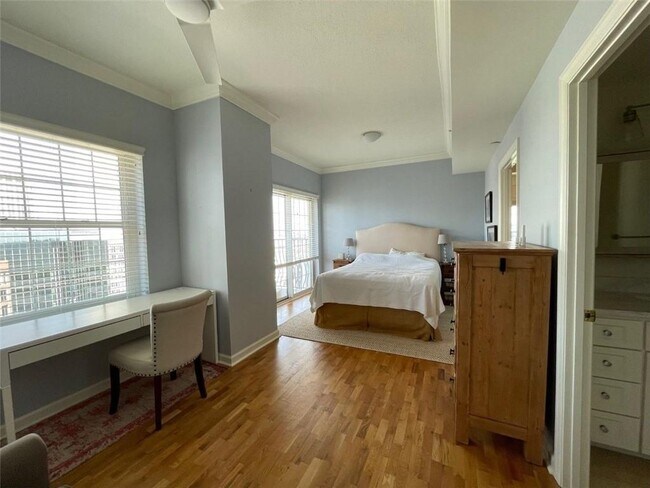 Building Photo - 195 14th St NE