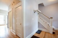 Building Photo - 733 E 27th St