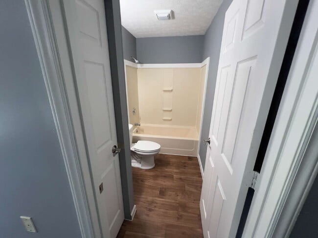 Building Photo - 2 Bed 1 Bath Apartment in Fair Play