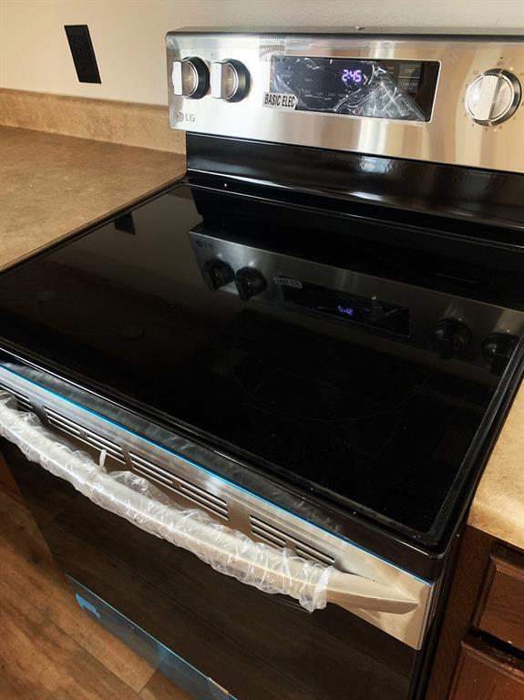 Building Photo - 719 Decker Dr