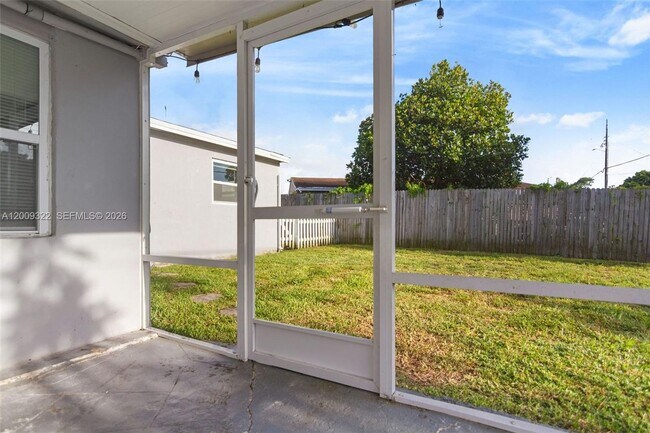 Building Photo - 1481 SW 49th Ave