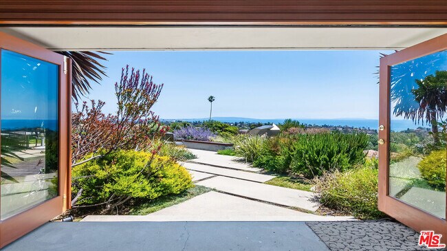 Primary Photo - 1166 Las Pulgas Pl