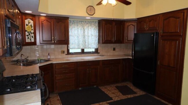 Building Photo - 2 bedroom in Malden MA 02148