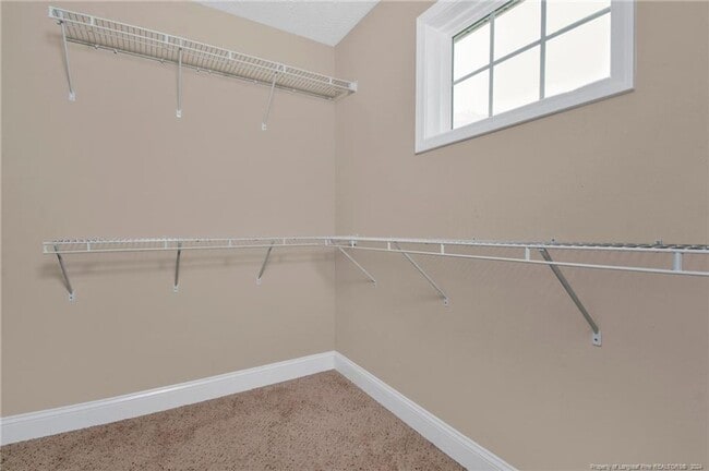 Building Photo - 4 Bedroom 2.5 Bathroom