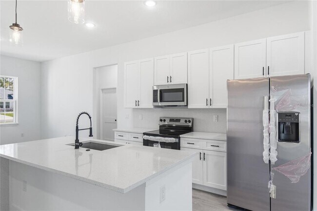 Building Photo - 2600 SW 146th Pl Rd