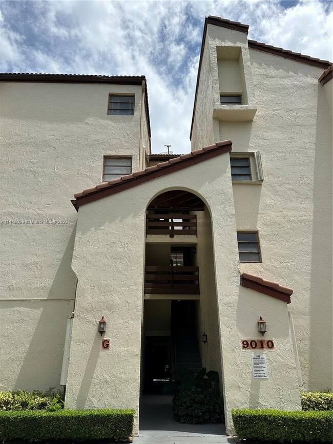 Building Photo - 9010 SW 125th Ave