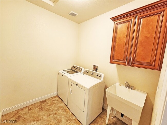 Building Photo - 4920 Honey Locust Dr