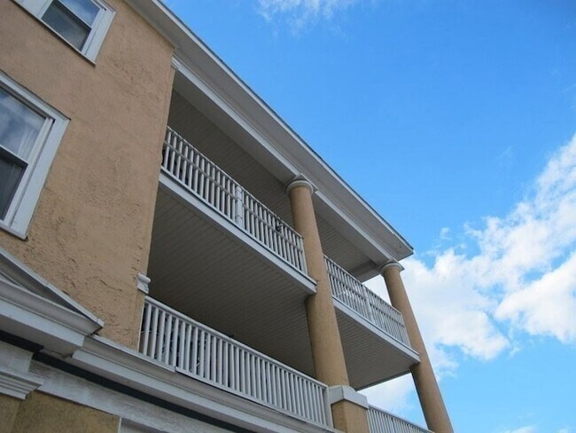 Building Photo - 375 Walden St