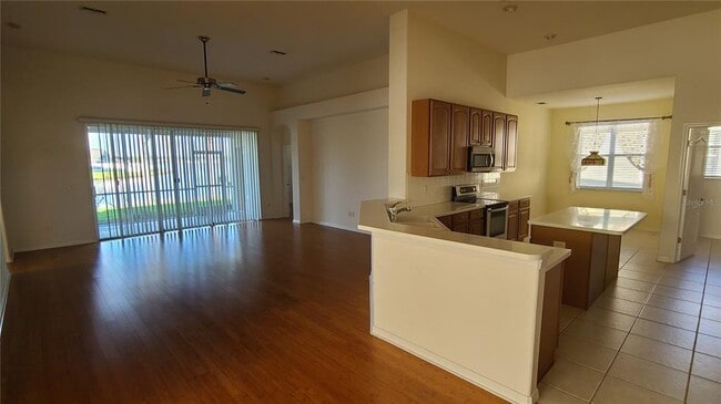 Building Photo - 31422 Bridgegate Dr